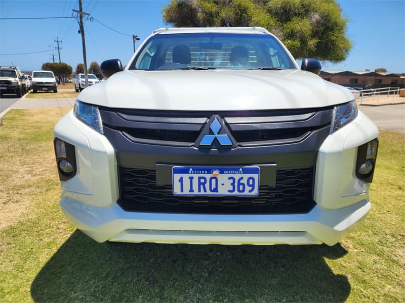 2022 Mitsubishi Triton GLX MR Rear Wheel Drive photo 3