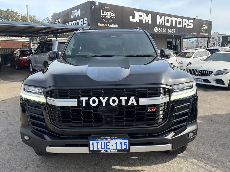2025 Toyota Landcruiser GR Sport FJA300R photo 5