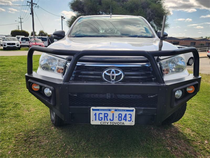 2018 Toyota Hilux SR (4x4) GUN126R MY19 4X4 photo 3
