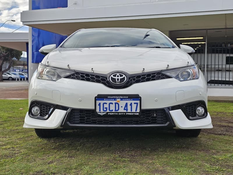 2016 Toyota Corolla SX Auto photo 2