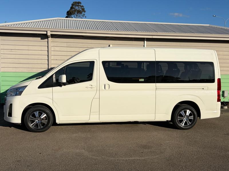 2020 Toyota Hiace Commuter GL GDH322R ELWB High Roof photo 4