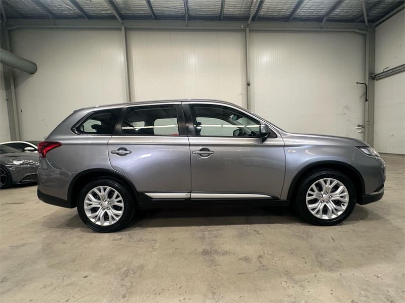 2020 Mitsubishi Outlander ES ZL photo 4