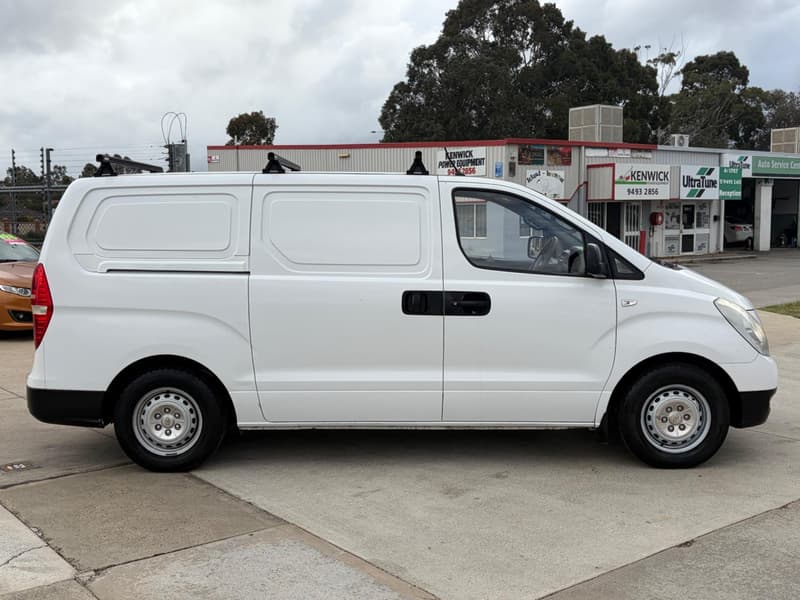 2011 Hyundai iLoad TQ-V photo 3
