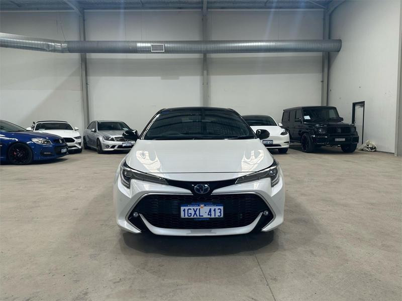 2019 Toyota Corolla ZR Hybrid ZWE211R photo 2