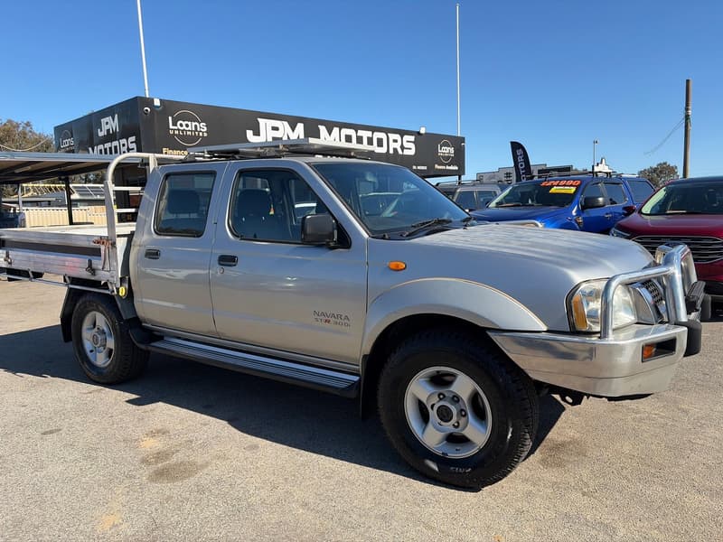 2004 Nissan Navara ST-R photo 2