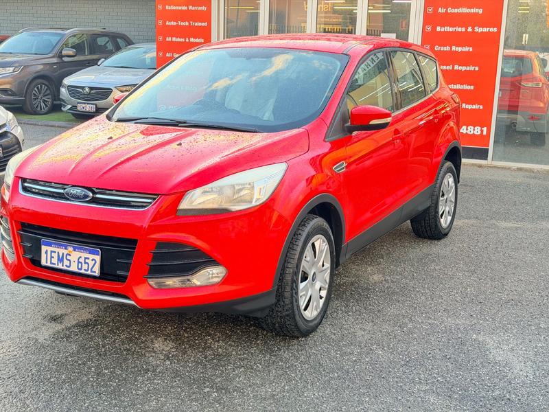 2014 Ford KUGA AMBIENTE (AWD) photo 3