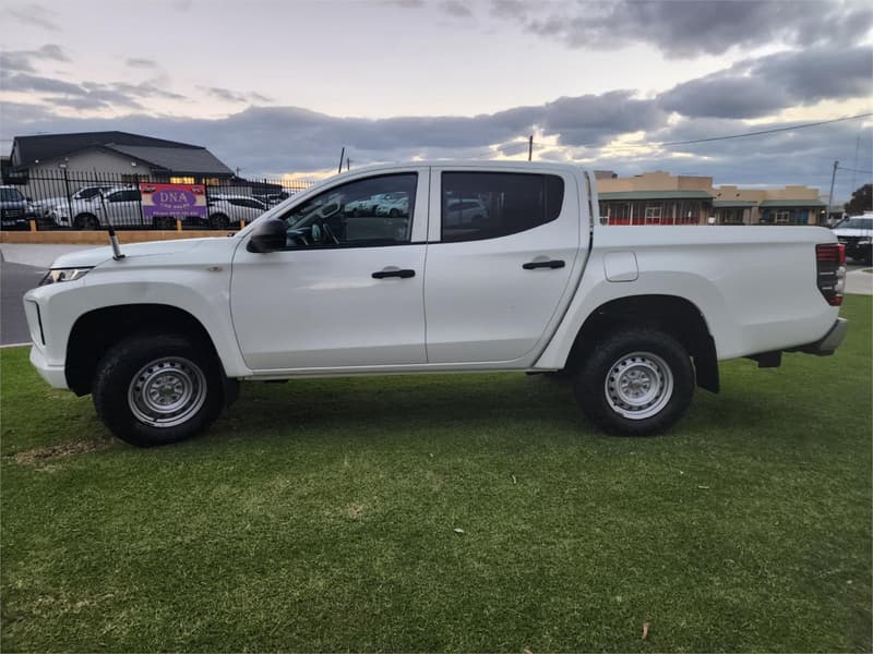 2019 Mitsubishi Triton GLX (4x4) MR MY20 4X4 photo 5