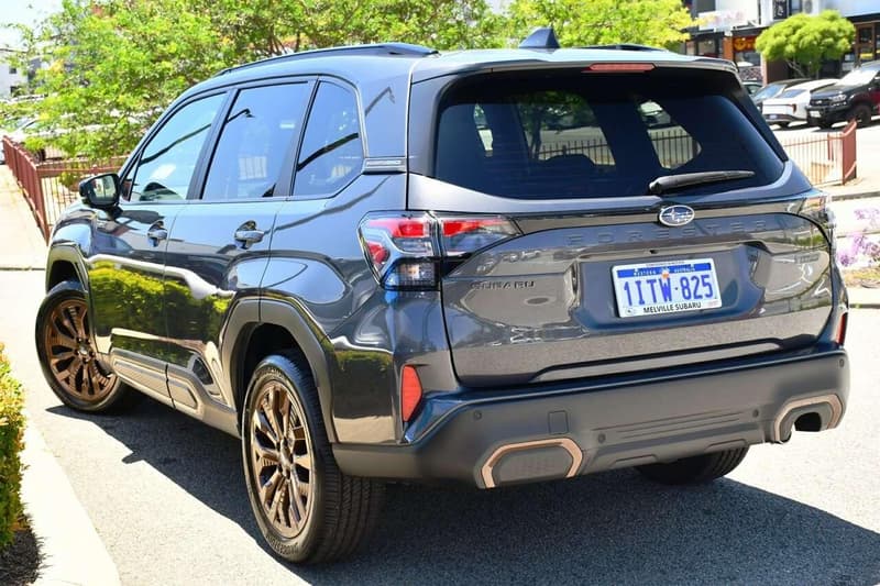 2025 Subaru Forester Hybrid Sport S6 photo 3