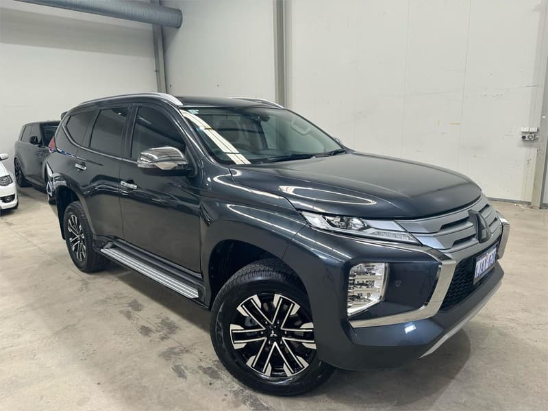 2022 Mitsubishi Pajero Sport Exceed QF photo 3