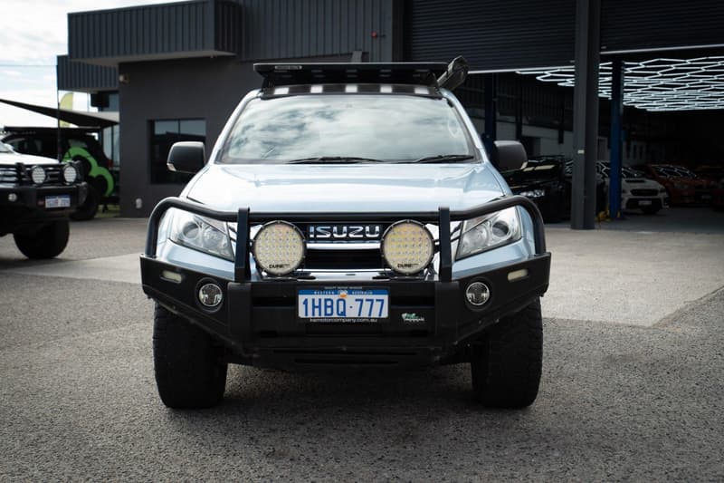 2015 Isuzu MU-X LS-T photo 4