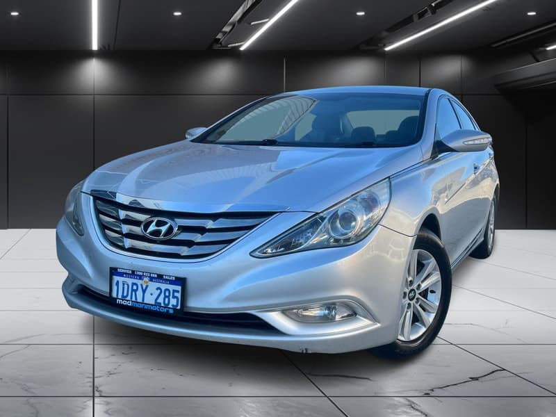 2011 Hyundai i45 Active YF photo 3