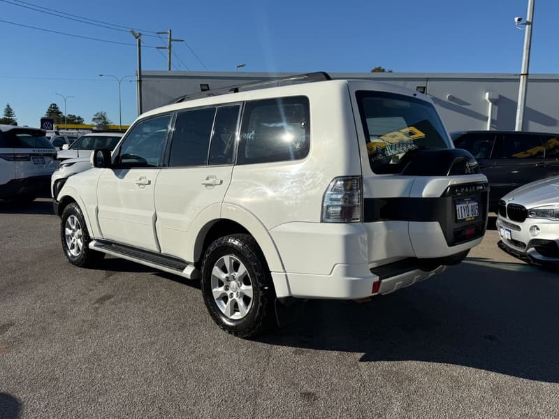 2019 Mitsubishi PAJERO GLX (4x4) 7 SEAT photo 5