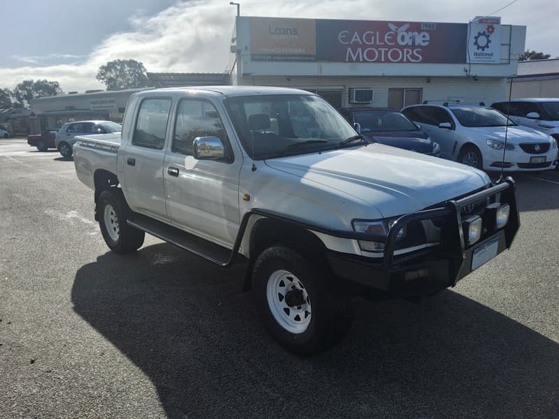 2005 Toyota HILUX (4x4)