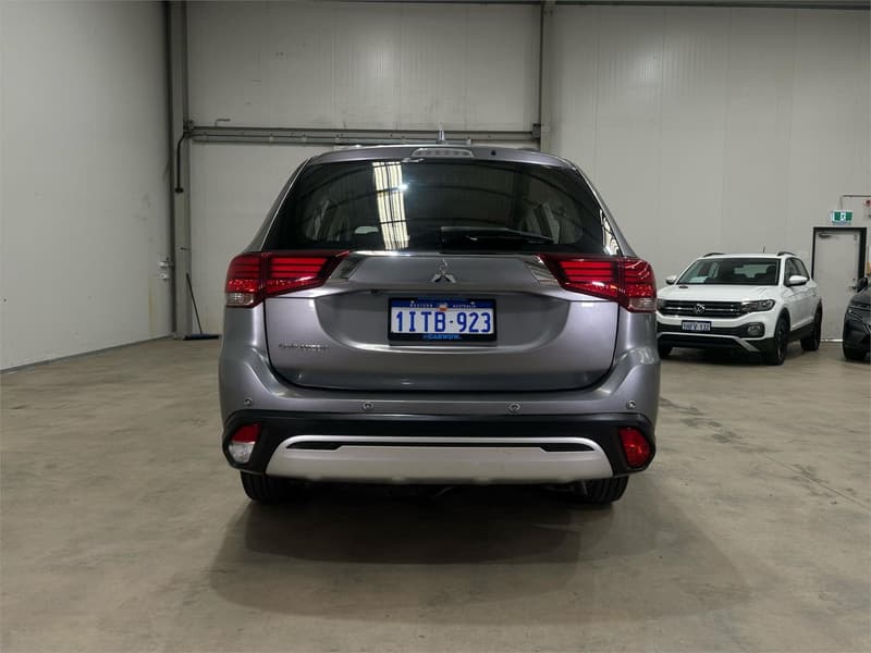 2020 Mitsubishi Outlander ES ZL photo 5