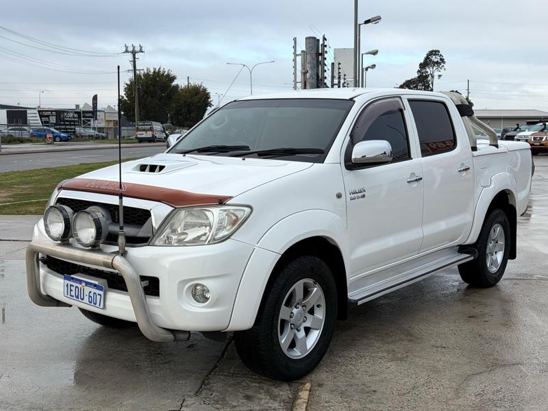 2010 Toyota Hilux SR5 KUN26R 4X4 photo 3