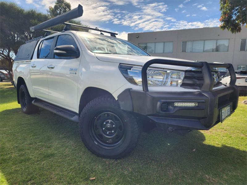 2015 Toyota Hilux SR GUN126R 4X4 — primary photo