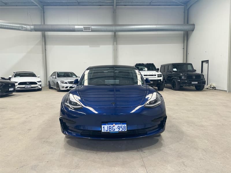 2021 Tesla Model 3 Standard Range Plus photo 2
