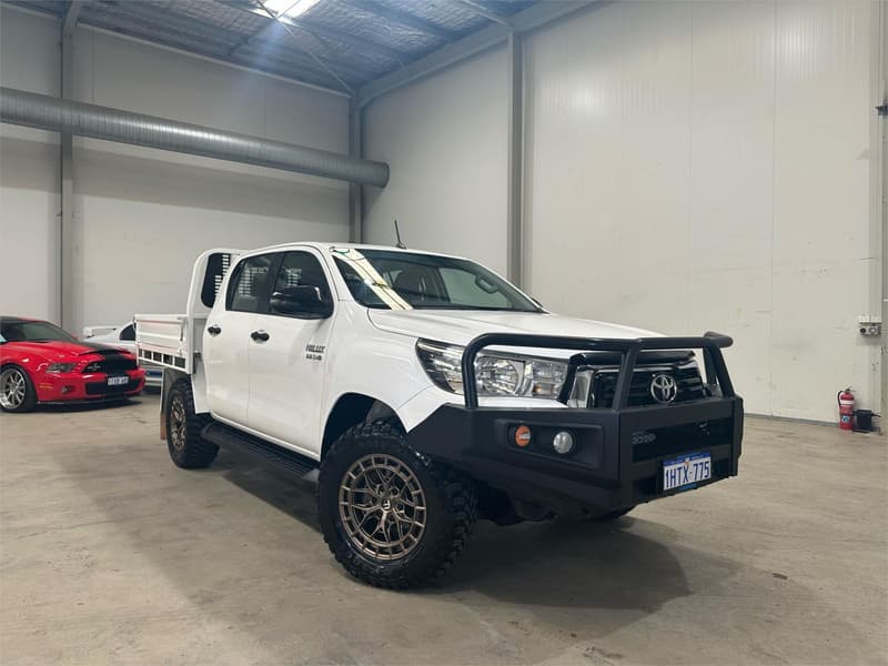 2018 Toyota Hilux SR GUN126R 4X4 photo 3