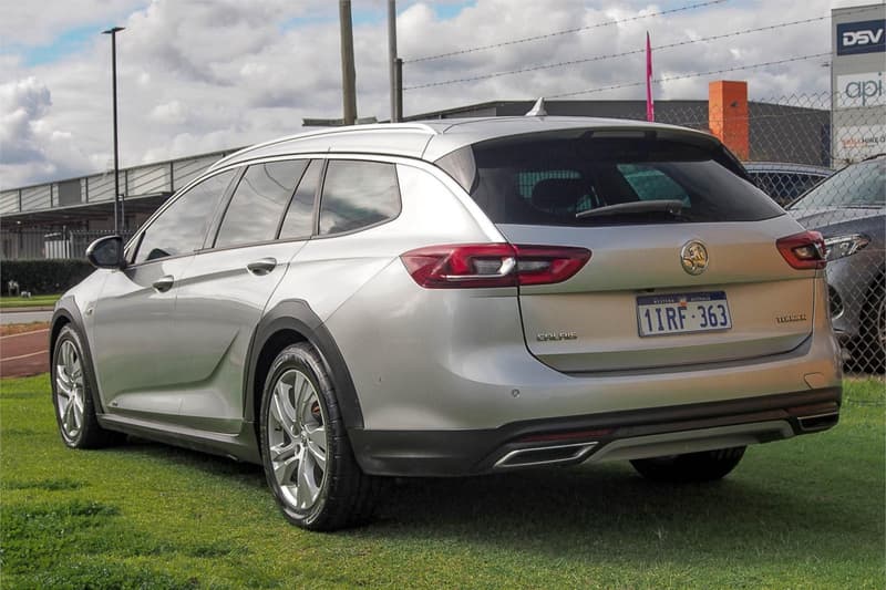 2019 Holden Calais TOURER ZB MY19.5 photo 2