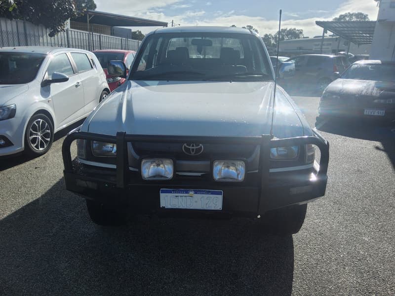 2005 Toyota HILUX (4x4) photo 2