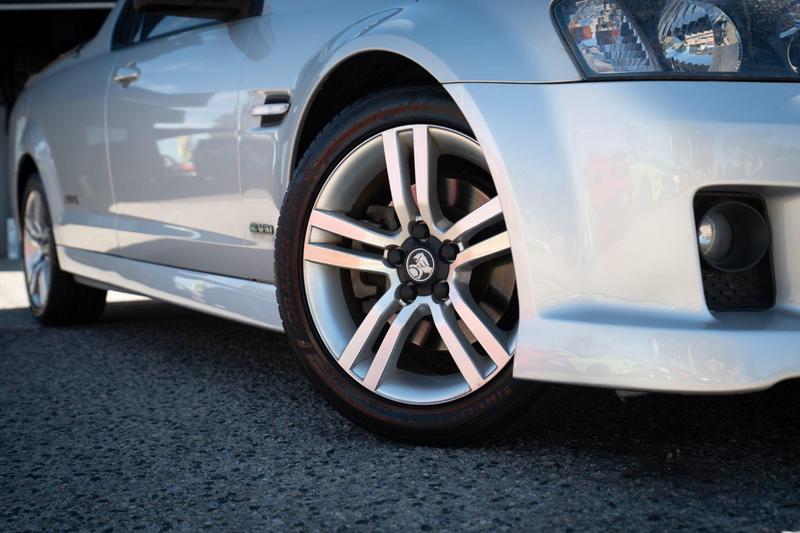 2010 Holden Ute SS VE Rear Wheel Drive photo 2