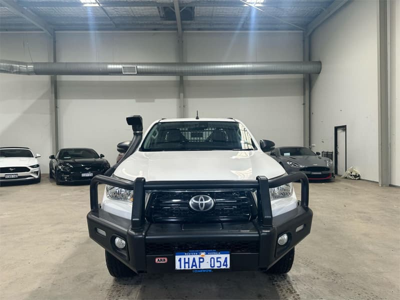 2020 Toyota Hilux SR GUN126R 4X4 photo 2