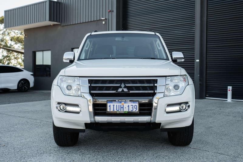 2019 Mitsubishi Pajero GLX NX photo 4