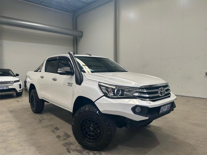 2016 Toyota Hilux SR5 GUN126R 4X4 photo 3