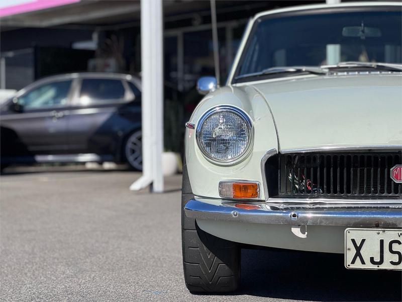 1970 MG B GT Mk 2 photo 3