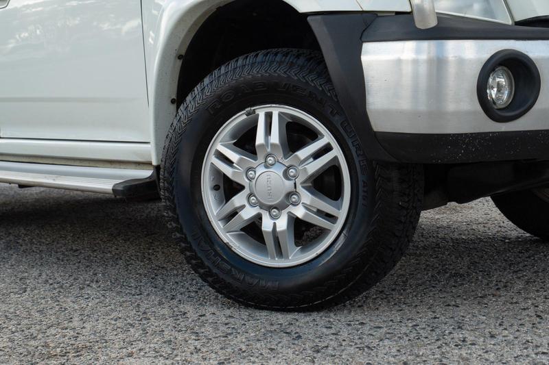 2011 Isuzu D-MAX LS-U 4X4 photo 2