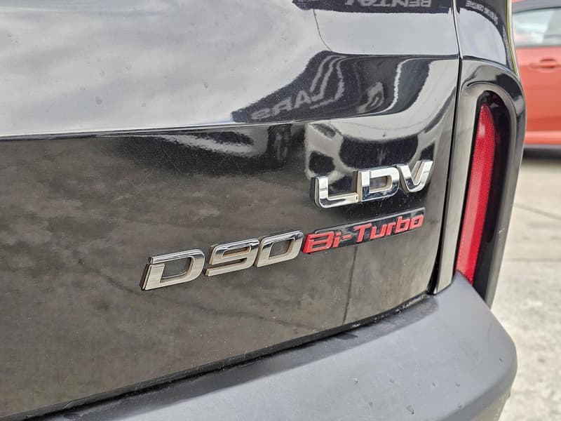 2023 LDV D90 Executive Auto 4x4 photo 3