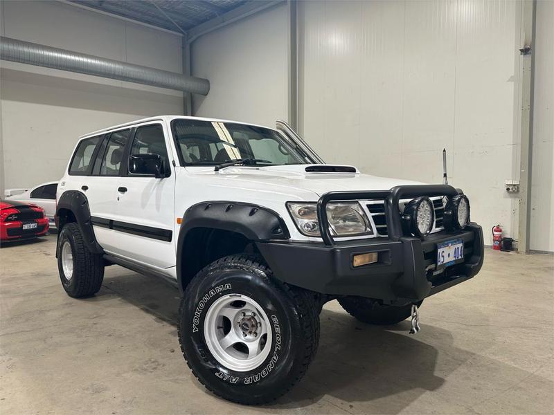 2003 Nissan Patrol ST GU III photo 3