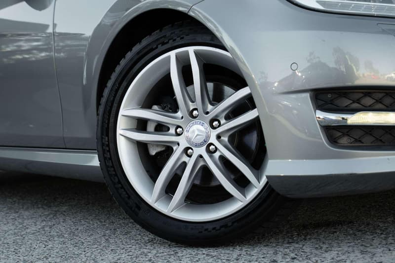 2012 Mercedes-Benz C-Class C200 BlueEFFICIENCY W204 photo 3