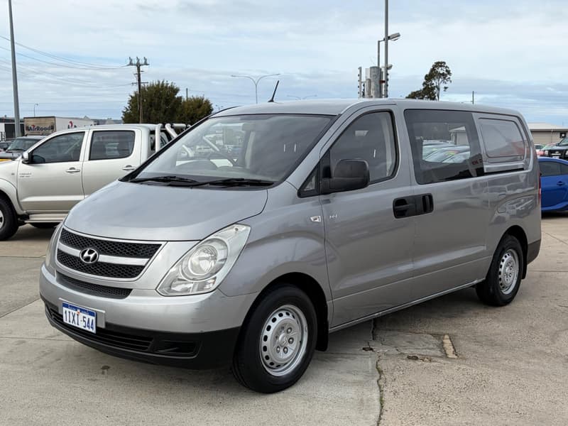 2011 Hyundai iLoad TQ-V photo 3