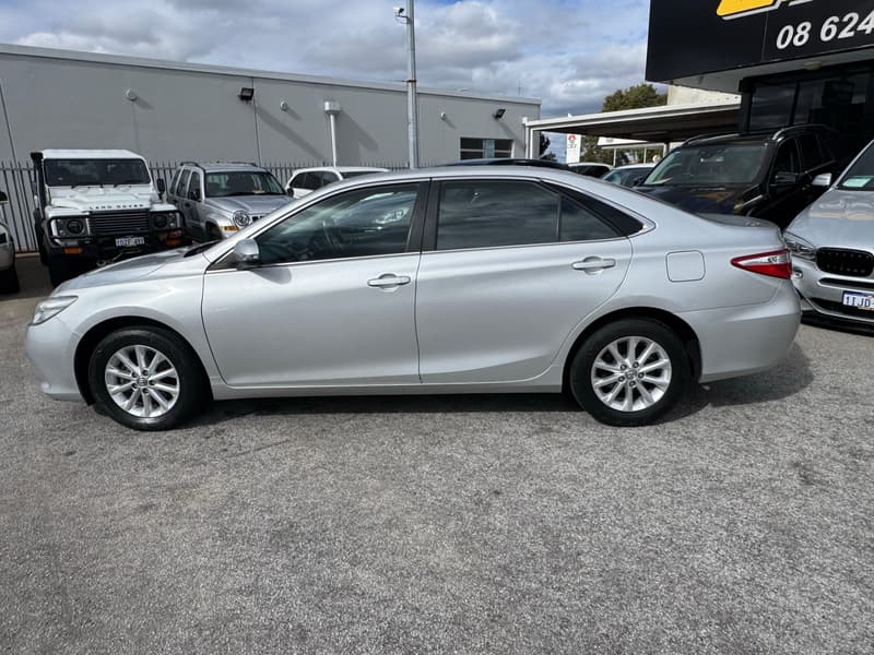 2017 Toyota Camry Altise AVV50R photo 2