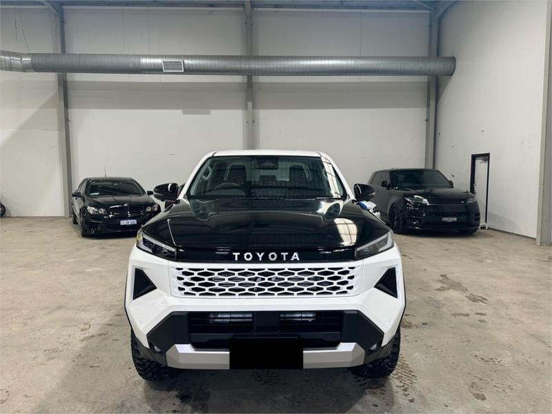 2026 Toyota Hilux SR5 48V GUN227R 4X4 photo 2