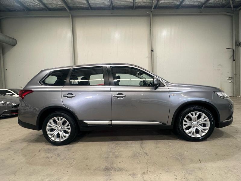 2020 Mitsubishi Outlander ES ZL photo 4