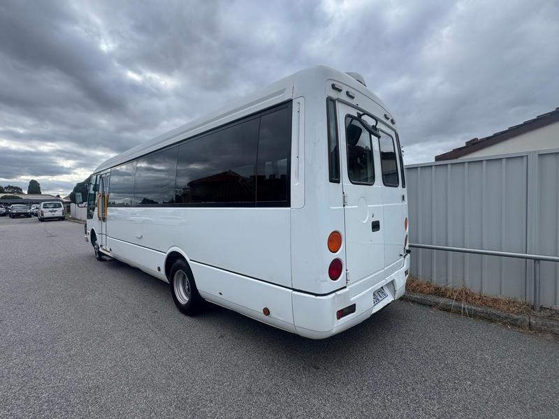 2011 Mitsubishi ROSA BUS BE64D photo 3