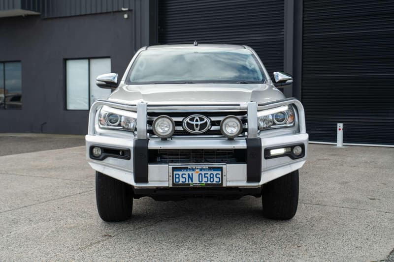 2015 Toyota Hilux SR5 GUN126R 4X4 photo 3