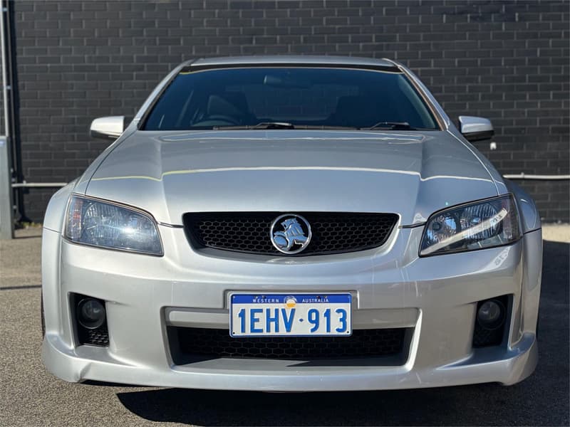 2010 Holden Commodore SV6 VE photo 2