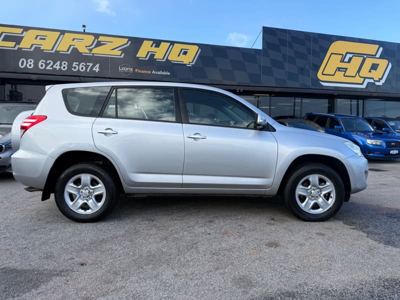 2013 Toyota RAV4 CV (4x4) Automatic  photo 2