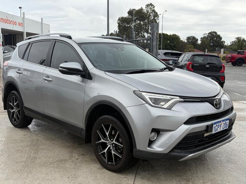 2018 Toyota RAV4 GXL ASA44R photo 3