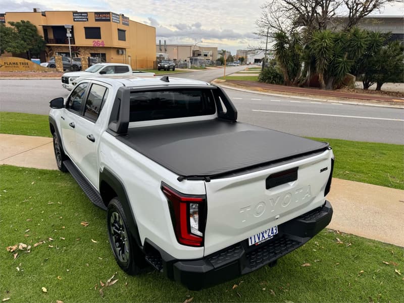 2026 Toyota Hilux SR5 48V (4x4) GUN227R 4X4 photo 5
