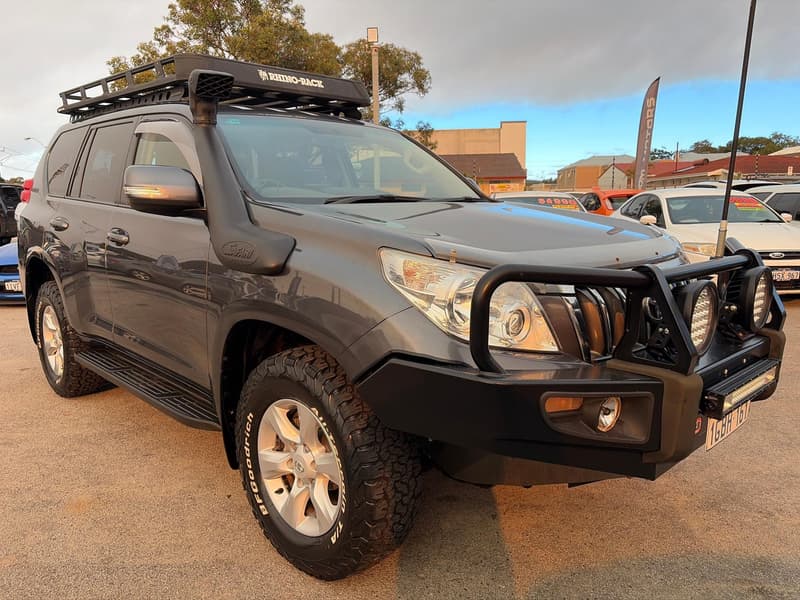 2013 Toyota Landcruiser GXL VDJ200R photo 2