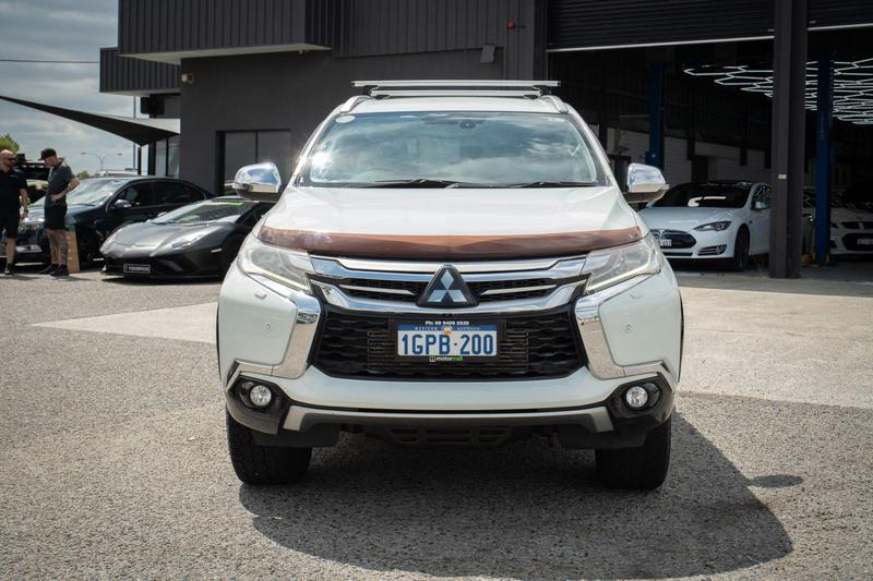 2018 Mitsubishi Pajero Sport Exceed QE photo 4
