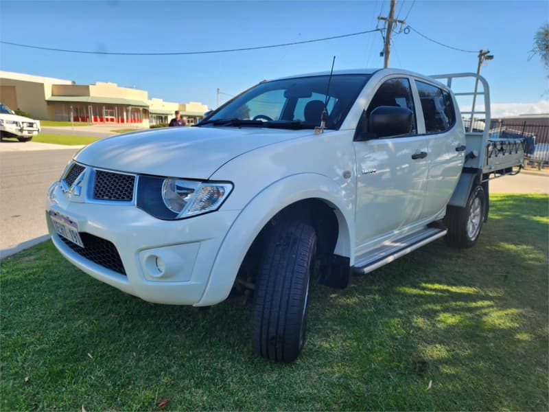 2013 Mitsubishi Triton GL-R MN MY12 REAR WHEEL DRIVE photo 5