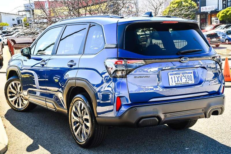 2025 Subaru Forester Hybrid Touring S6 photo 3