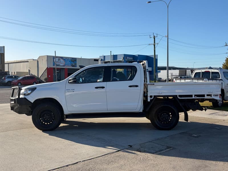 2022 Toyota Hilux SR GUN126R 4X4 photo 4