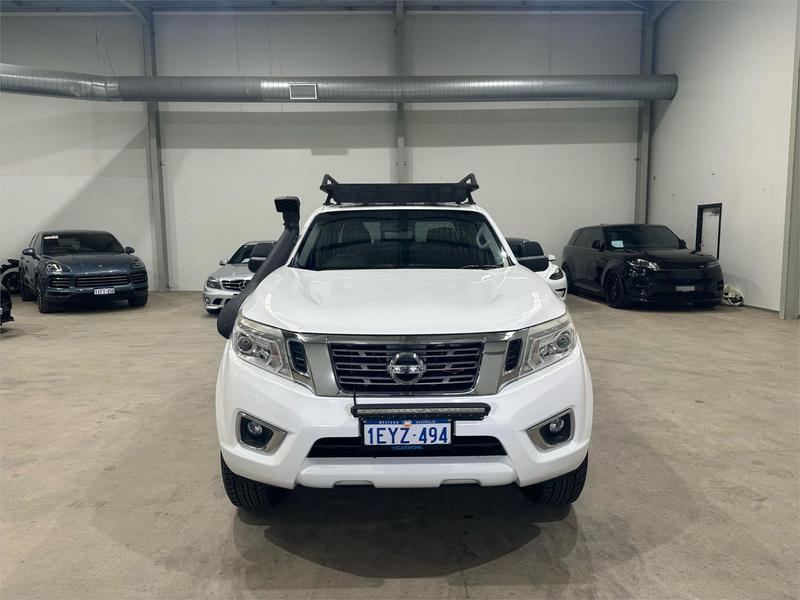 2015 Nissan Navara ST D23 4X4 photo 2