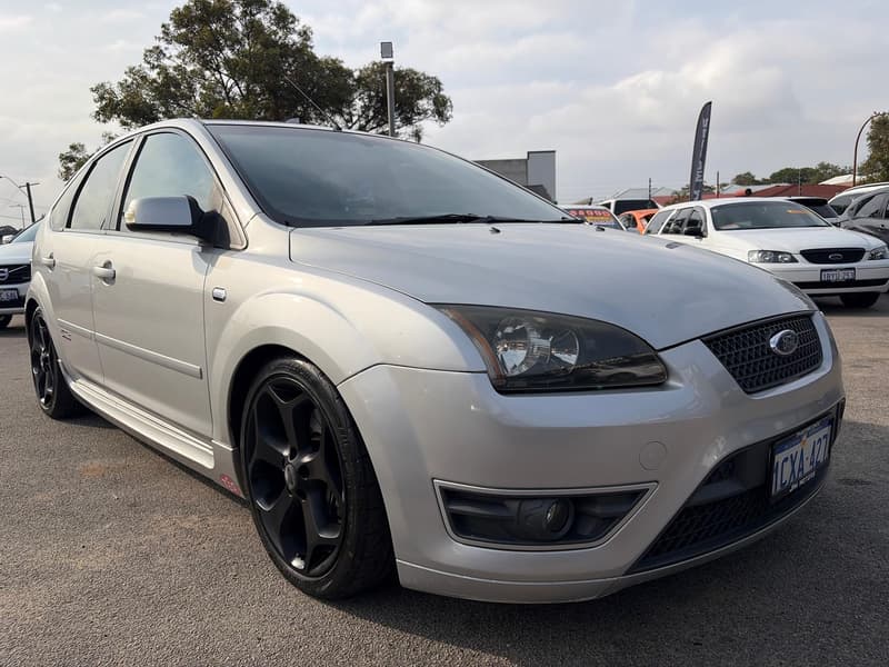 2007 Ford Focus XR5 Turbo LS photo 2